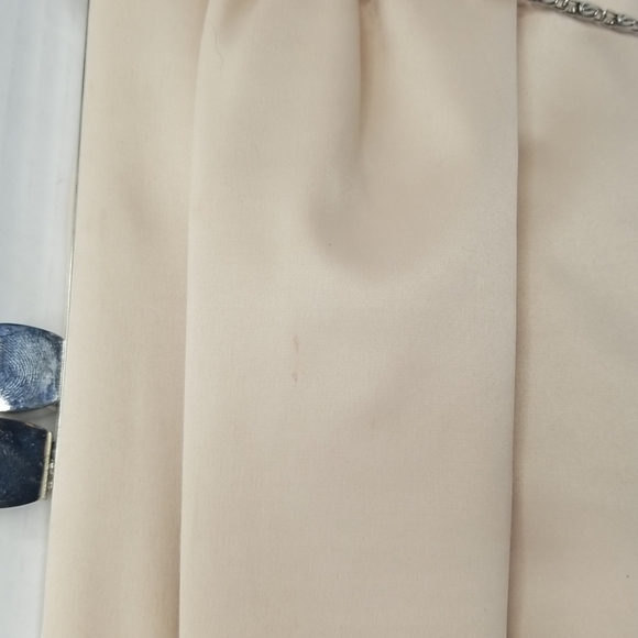 LULU TOWNSEND CREAM SATIN SHOULDER BAG CLUTCH NWT - Picture 3 of 8